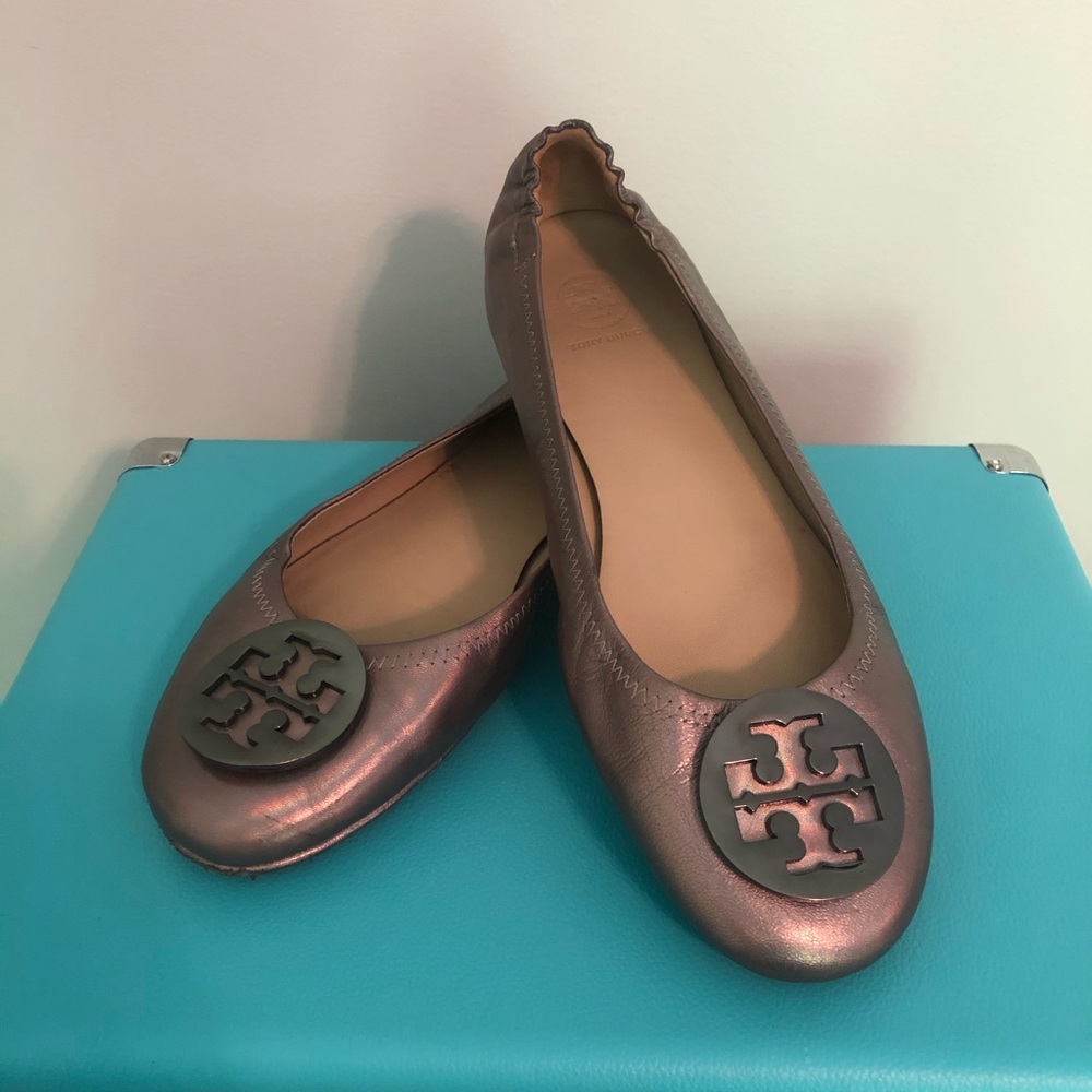 Tory Burch Iridescent ‘Gunmetal’ Minnie Flats